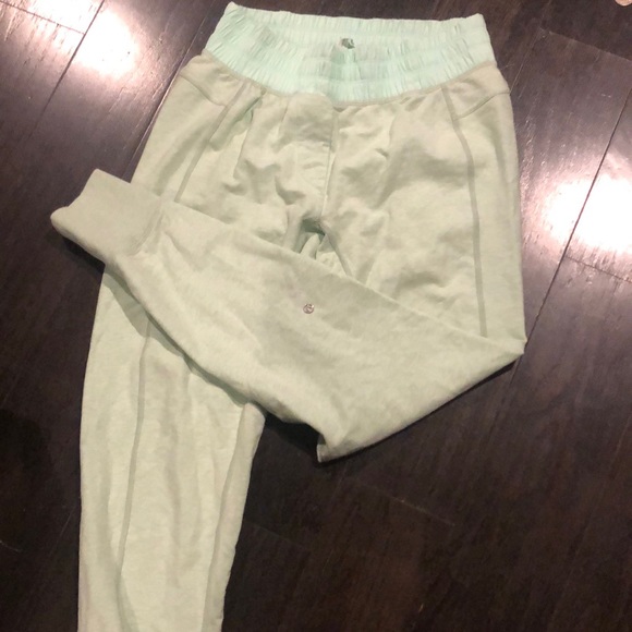 Lululemon joggers - Picture 2 of 2